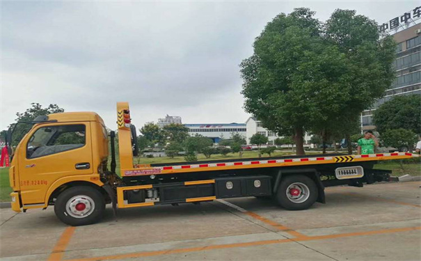 潍坊定远24小时拖车救援电话号码，定远道路救援公司怎么收费的